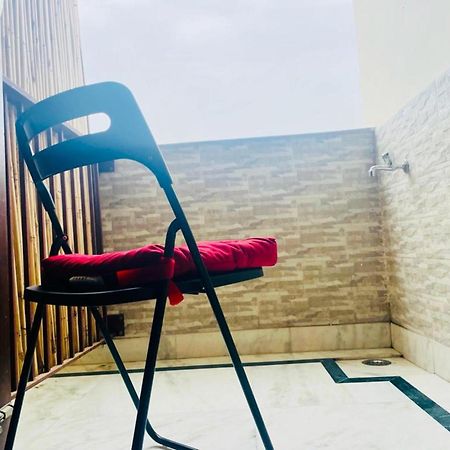 Bluo Studio5 Golf Course Road - Gym, Terrace Garden Gurgaon Eksteriør bilde