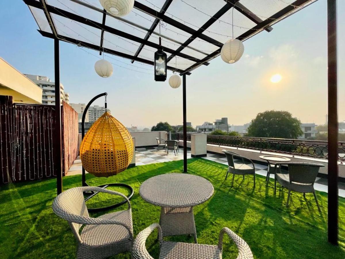 Bluo Studio5 Golf Course Road - Gym, Terrace Garden Gurgaon Eksteriør bilde