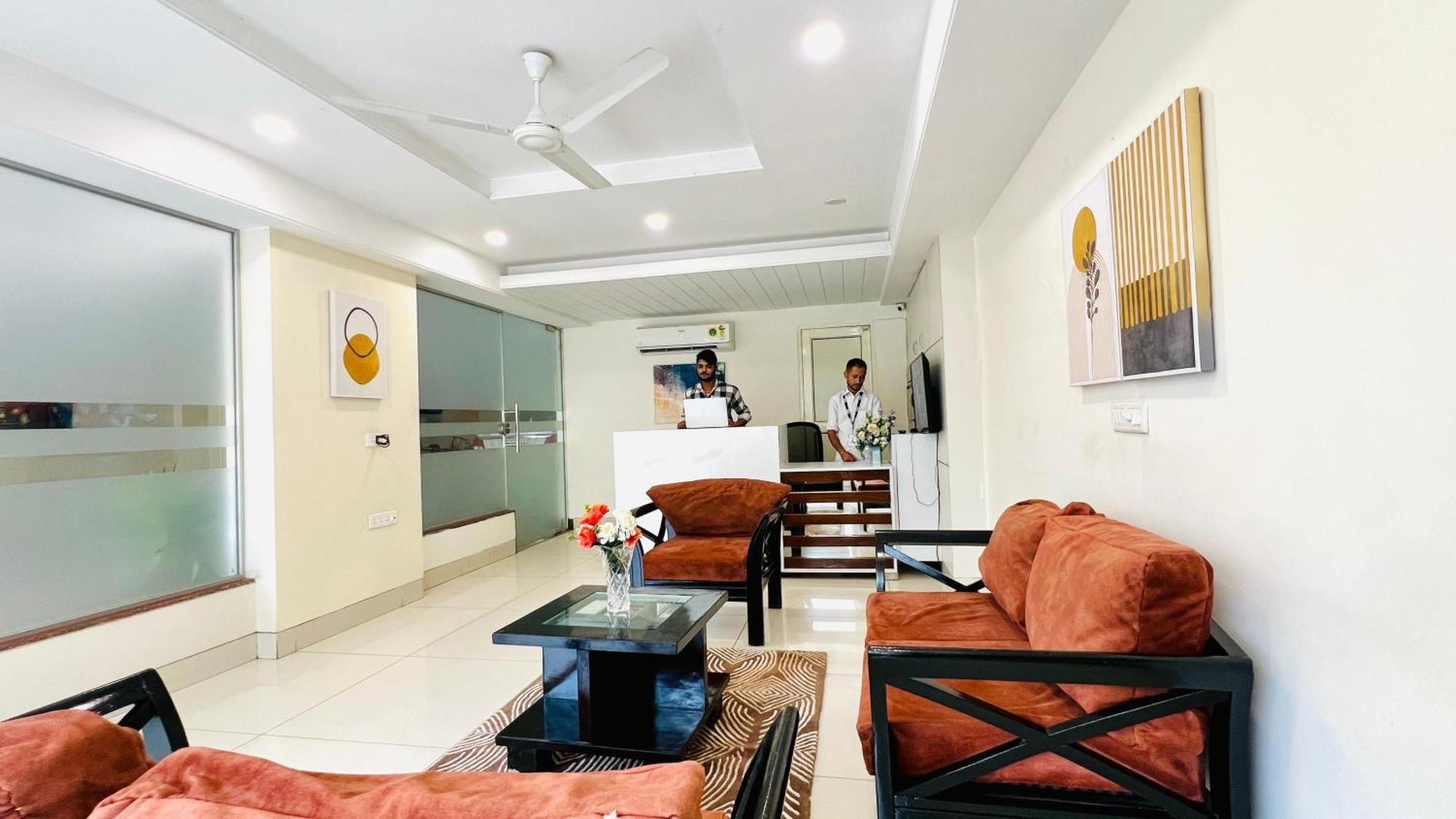 Bluo Studio5 Golf Course Road - Gym, Terrace Garden Gurgaon Eksteriør bilde