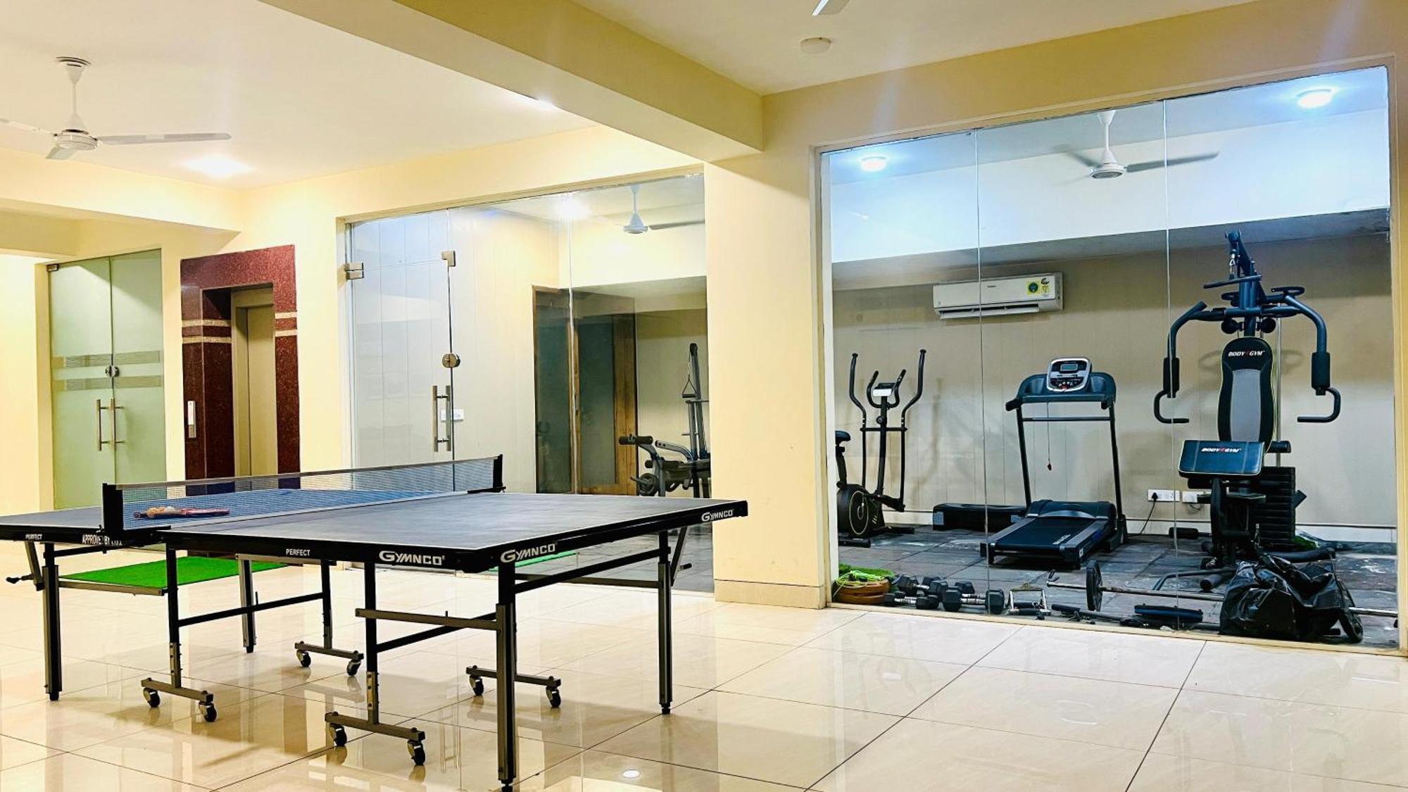 Bluo Studio5 Golf Course Road - Gym, Terrace Garden Gurgaon Eksteriør bilde